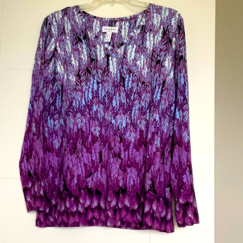 NWOT D & Co Women's Pullover Purple Floral long sleeve Shirt Size Medium